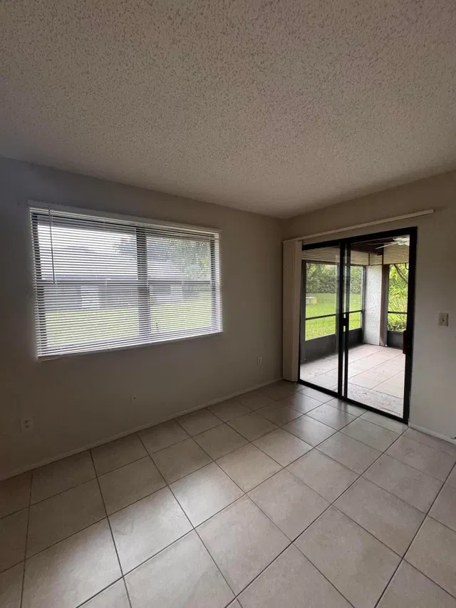  Residence photo 8