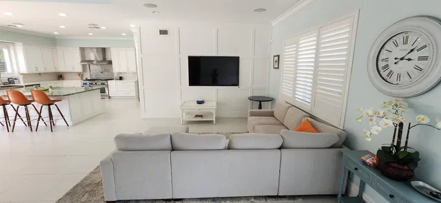  Residence photo 6