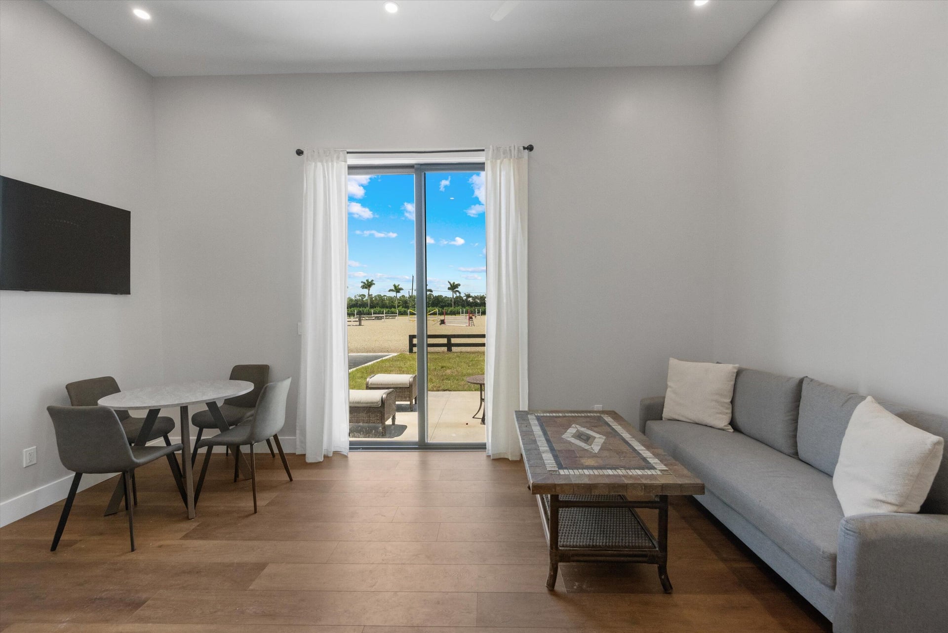 Residence photo 5