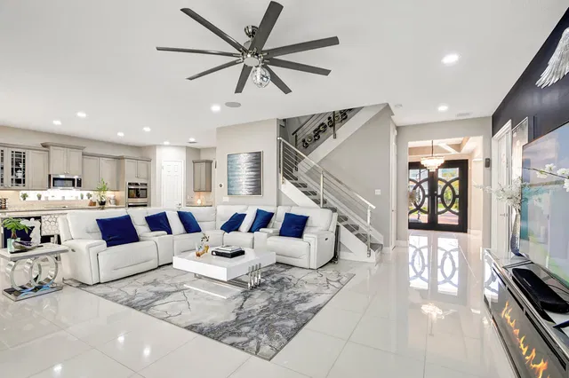 Residence photo 9