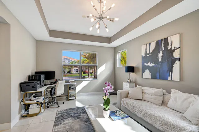 Residence photo 11