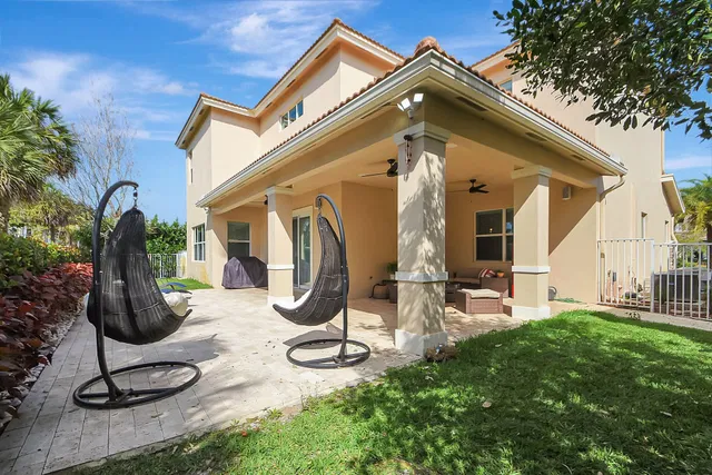 Residence photo 53