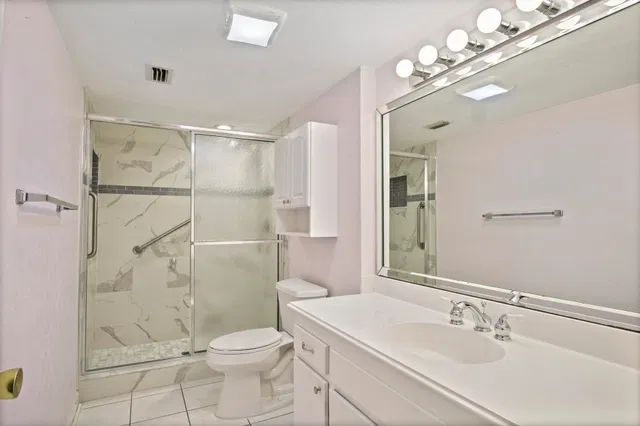 Unit 9-204 photo 10