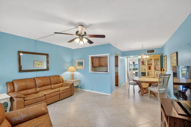 Unit 107 photo 3