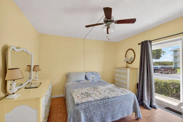 Unit 107 photo 20
