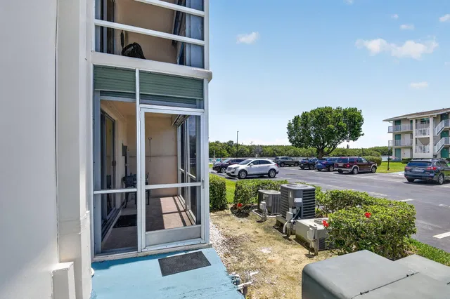 Unit 107 photo 26