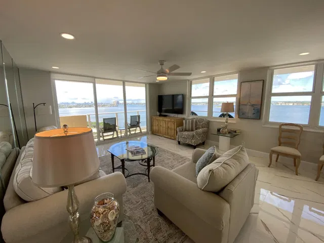 Aquarius Condominium Unit 1501 photo 2