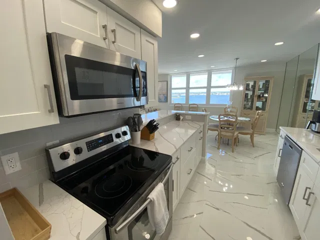 Aquarius Condominium Unit 1501 photo 11