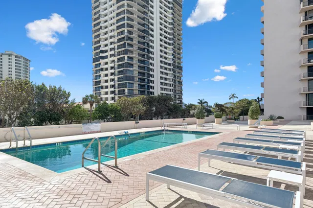 Singer Island Unit 1-902 photo 24