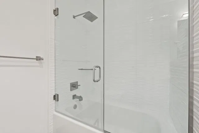 Unit 204 photo 18