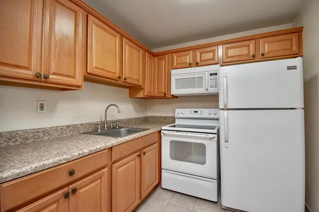Residence photo 3