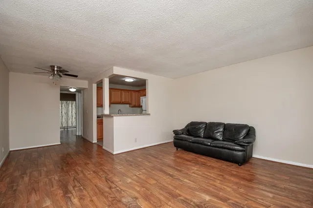 Residence photo 4