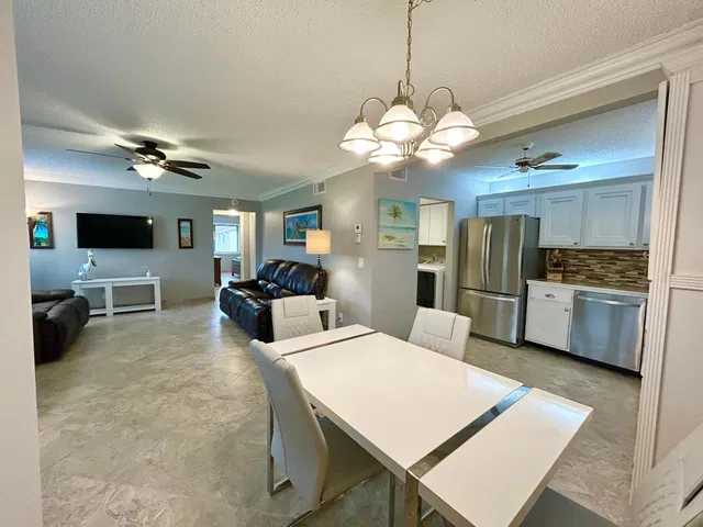 Unit C-2 photo 16