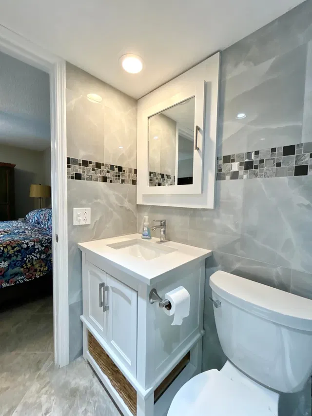 Unit C-2 photo 33