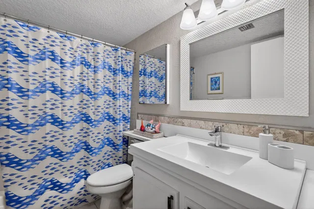 Unit 303 photo 18