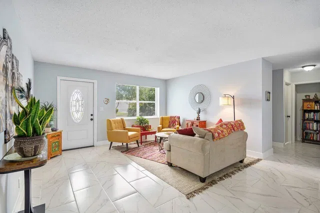 Residence photo 4