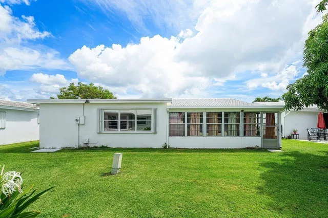 Residence photo 26