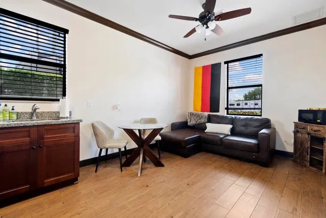 Residence photo 31