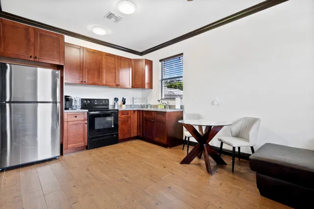 Residence photo 32