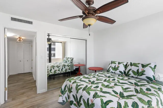 Singer Island Unit 1-304 photo 17