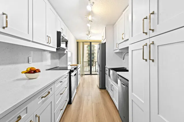 Singer Island Unit 1-304 photo 29