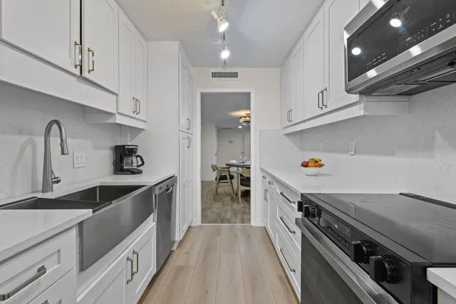 Singer Island Unit 1-304 photo 34