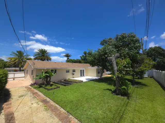 Residence photo 2