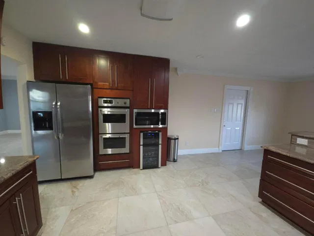 Residence photo 8