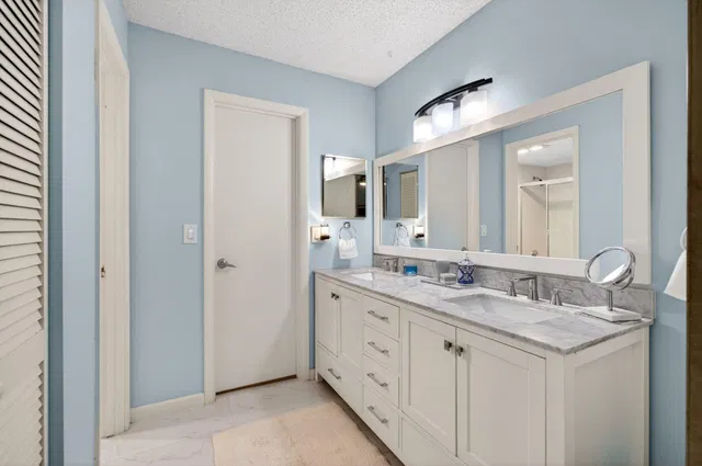 Unit 103 photo 15