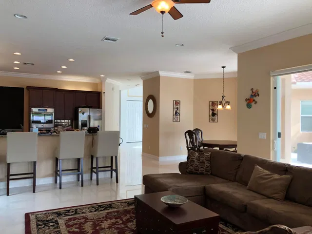 Residence photo 5