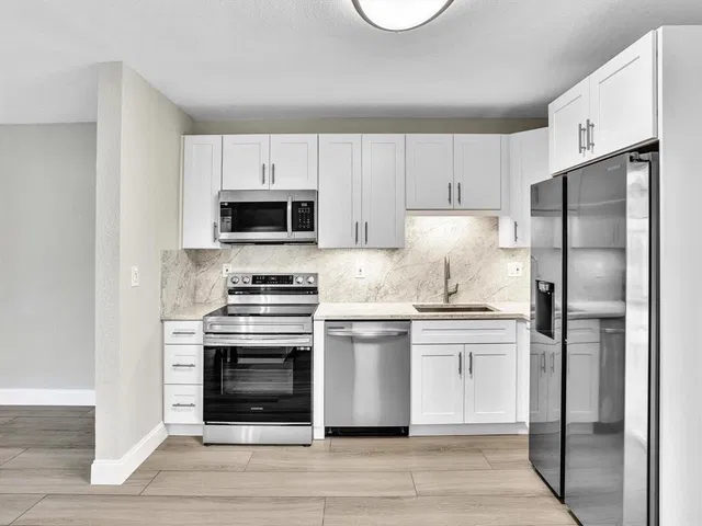 Residence photo 4