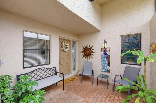 Residence photo 6