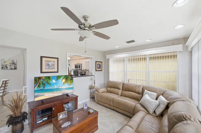  Residence photo 12