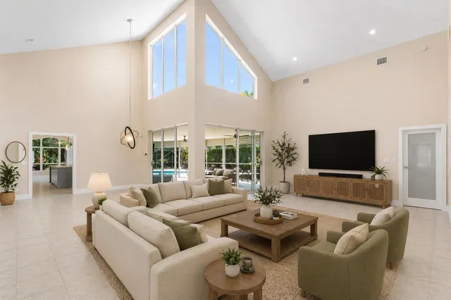 Eastpointe Country Club Residence photo 7