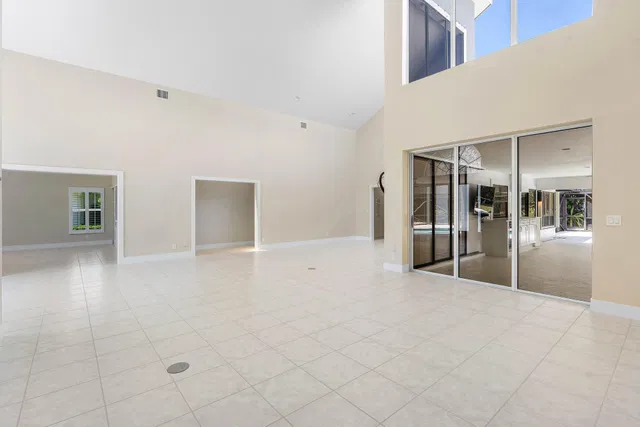 Eastpointe Country Club Residence photo 8