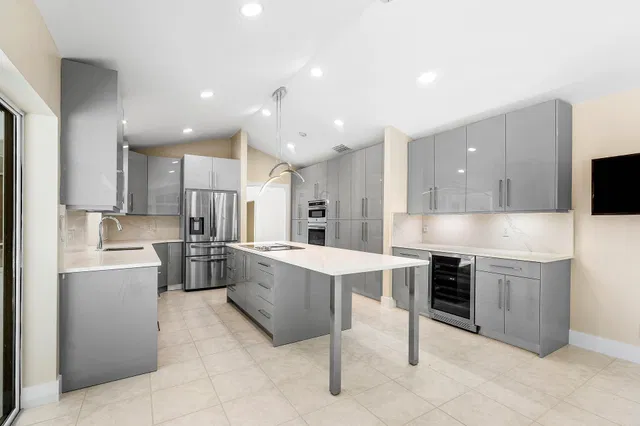 Eastpointe Country Club Residence photo 14