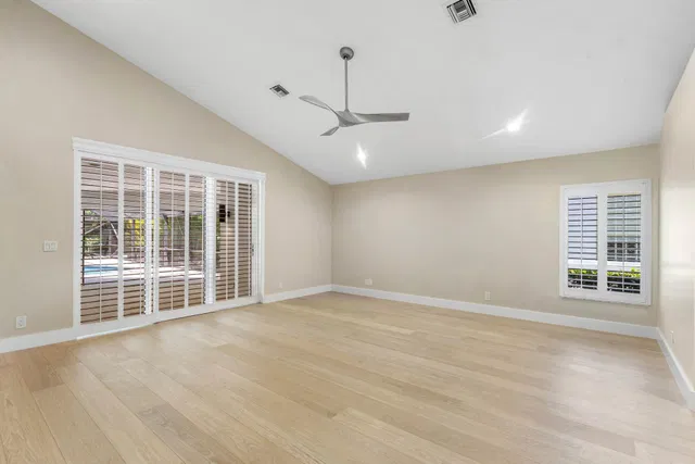 Eastpointe Country Club Residence photo 18