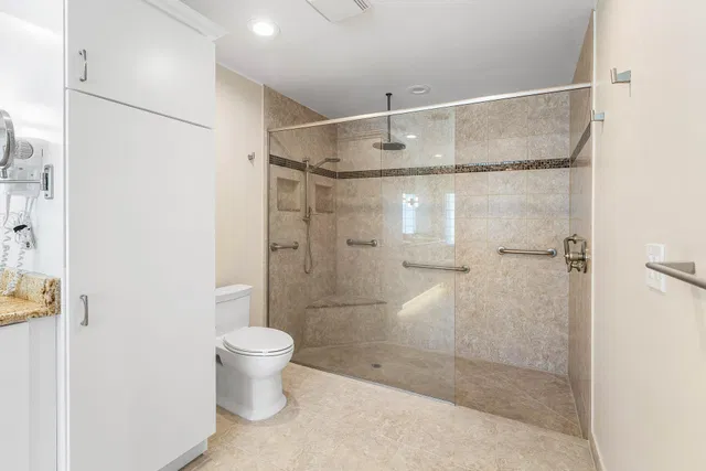 Eastpointe Country Club Residence photo 23