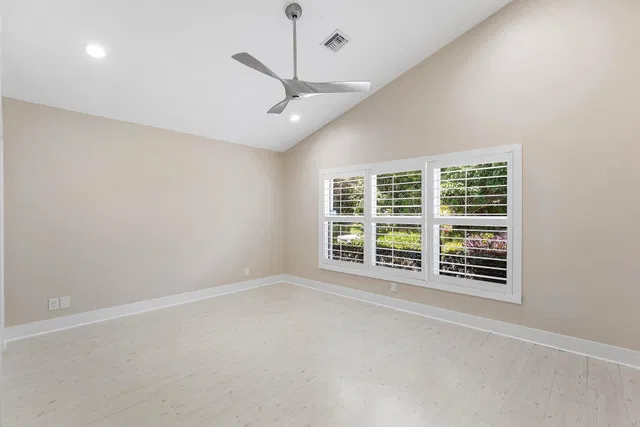 Eastpointe Country Club Residence photo 32