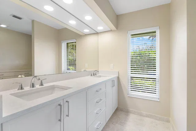 Eastpointe Country Club Residence photo 35