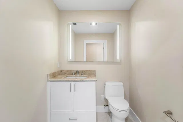 Eastpointe Country Club Residence photo 37