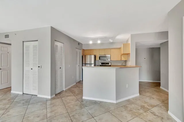  Unit 116 photo 5