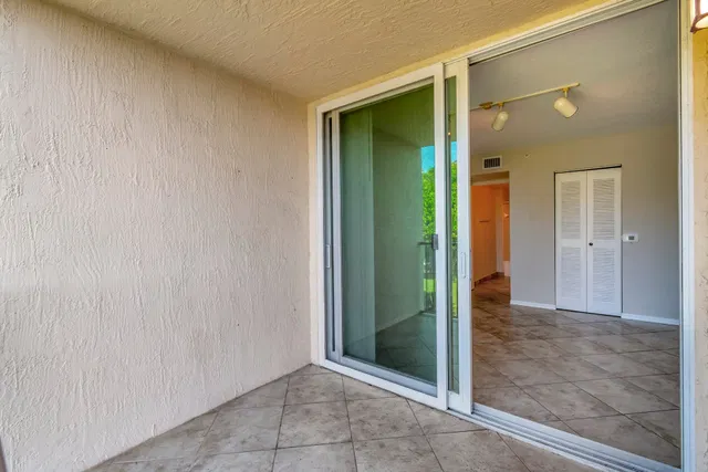  Unit 116 photo 28