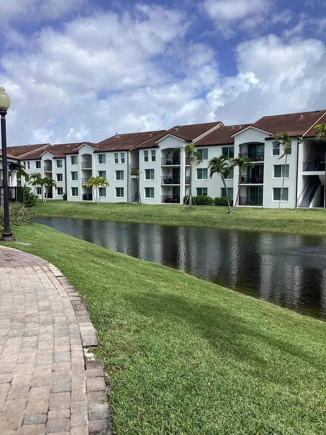  Unit 116 photo 38