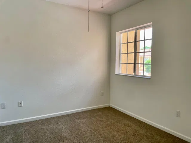 Residence photo 8