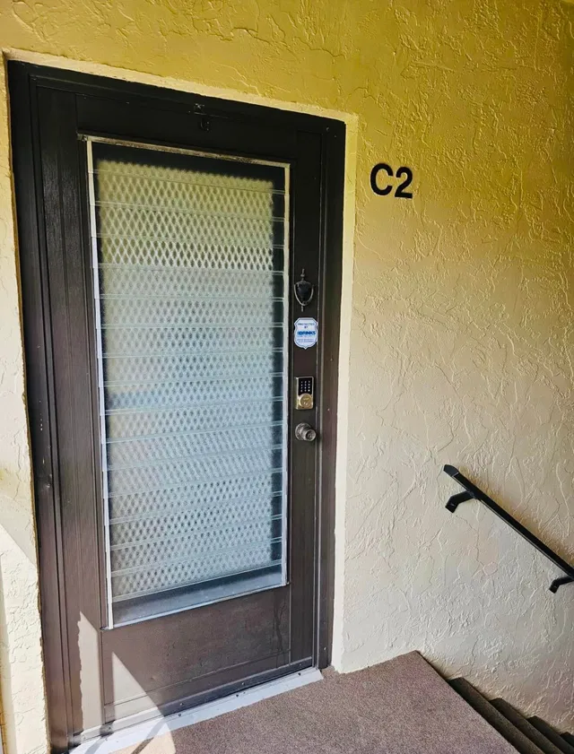Unit C-2 photo 2