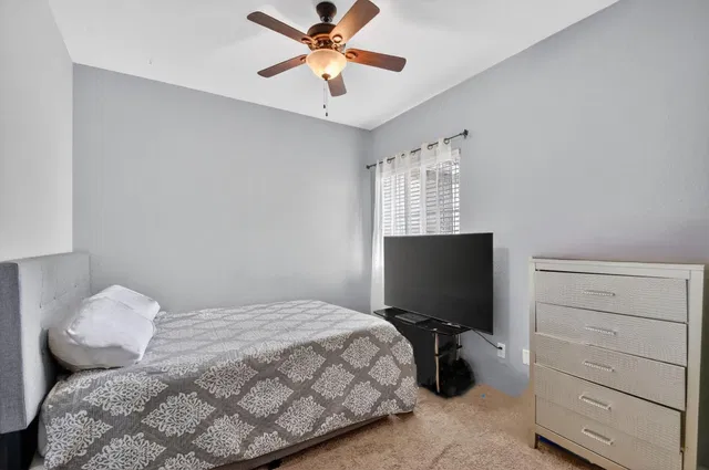 Residence photo 22