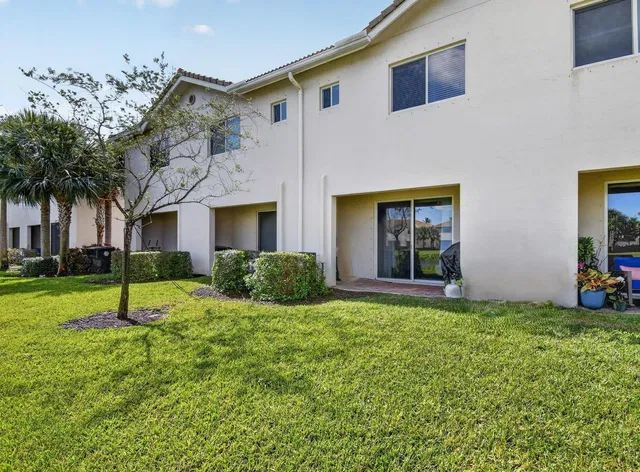 Residence photo 26