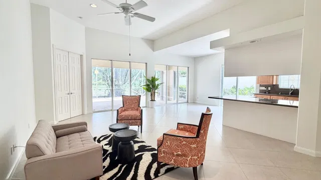 Residence photo 2