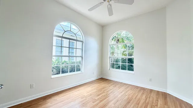 Residence photo 8